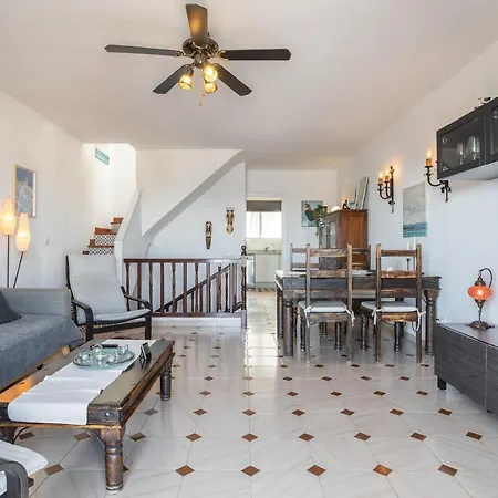 Villa Plaza Cadiz 10 *