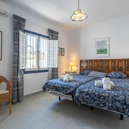 Villa Plaza Cadiz 10 *